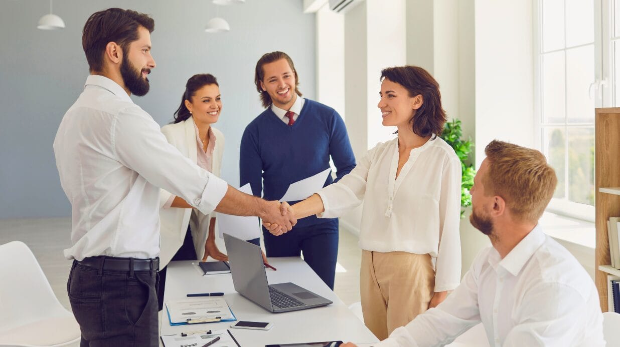Blog Covers – 2025-10-10T143741.362 Franchise team shaking hands
